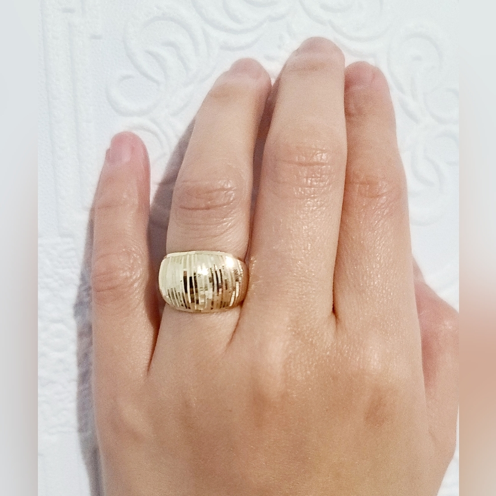 Dome design ring in pure 18k gold size 5. Fixed Price.
